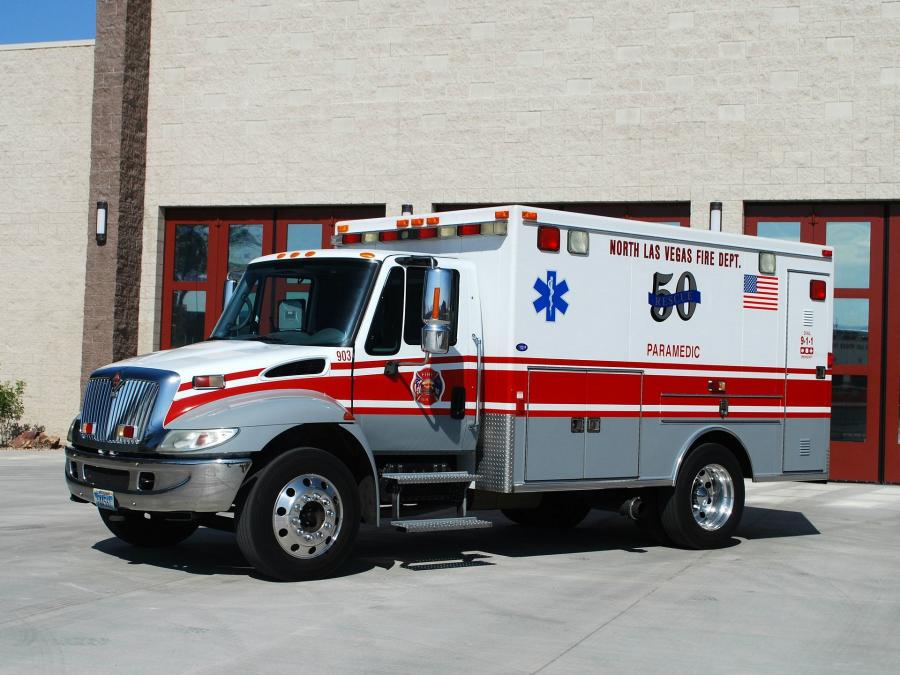  International DuraStar 4300 Ambulance 2002 года  (фото 2 из 2)